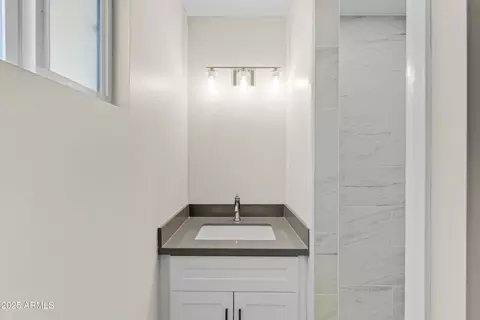 Bath - 3419 E Hillery Dr, Phoenix, AZ 85032 photo 1 of 3