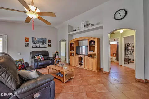 3553 E Kelton Ln, Phoenix, AZ 85032 photo 3