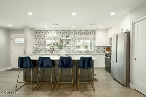 8115 E Cypress St, Scottsdale, AZ 85257