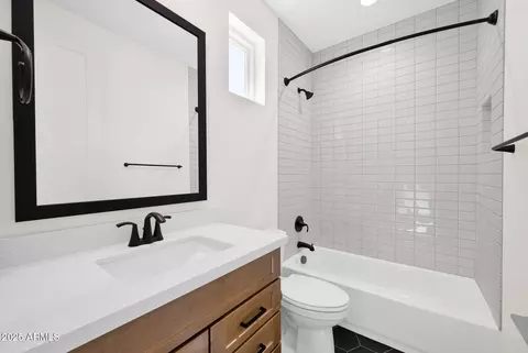Bath - 2648 E Longhorn Ct, Gilbert, AZ 85297 photo 1 of 7