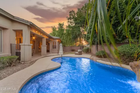 586 E Julian Dr, Gilbert, AZ 85295 photo 5