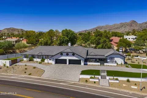3533 E Suncrest Ct, Phoenix, AZ 85044