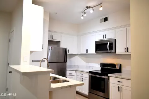 1701 E Colter St #218, Phoenix, AZ 85016