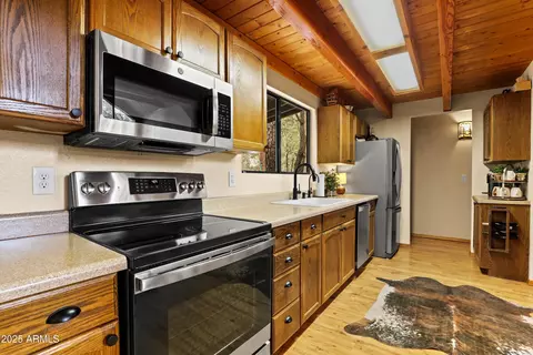 Kitchen - 6875 W Bradshaw Dr, Pine, AZ 85544 photo 2 of 2