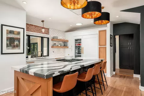 Kitchen - 346 E Orangewood Ave, Phoenix, AZ 85020 photo 2 of 9