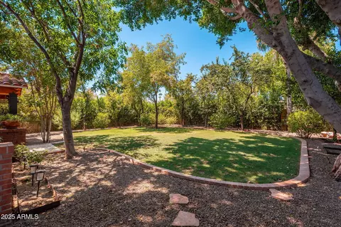 Exterior - 346 E Orangewood Ave, Phoenix, AZ 85020 photo 10 of 13