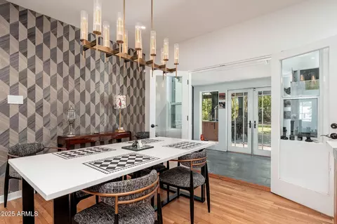 Dining - 346 E Orangewood Ave, Phoenix, AZ 85020 photo 2 of 3