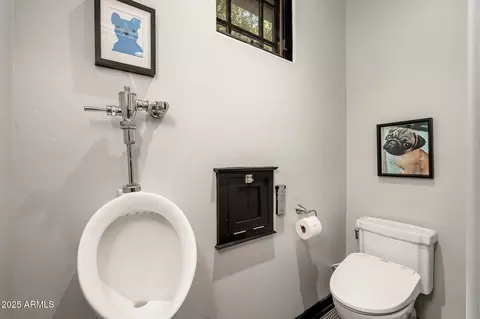 Bath - 346 E Orangewood Ave, Phoenix, AZ 85020 photo 5 of 6