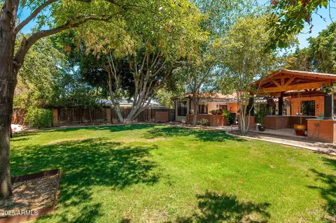 Exterior - 346 E Orangewood Ave, Phoenix, AZ 85020 photo 12 of 13