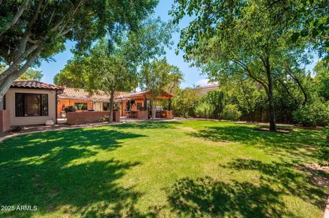 Exterior - 346 E Orangewood Ave, Phoenix, AZ 85020 photo 11 of 13