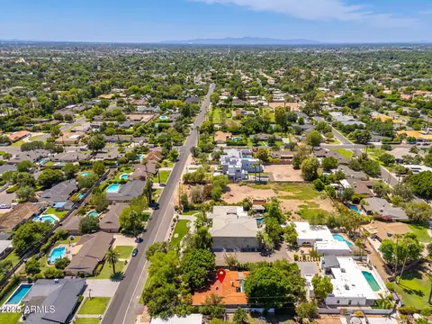 View/Area - 346 E Orangewood Ave, Phoenix, AZ 85020 photo 6 of 8