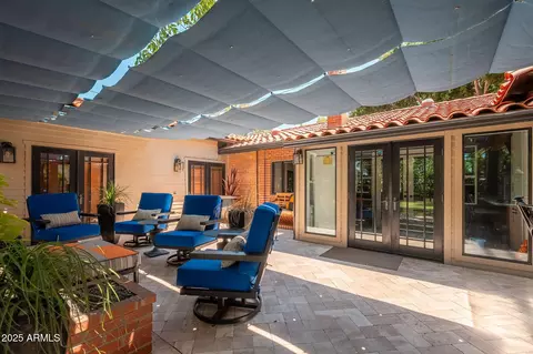 Exterior - 346 E Orangewood Ave, Phoenix, AZ 85020 photo 8 of 13