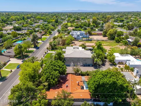 View/Area - 346 E Orangewood Ave, Phoenix, AZ 85020 photo 7 of 8