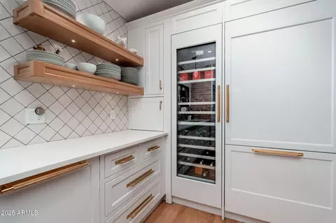 Kitchen - 346 E Orangewood Ave, Phoenix, AZ 85020 photo 9 of 9