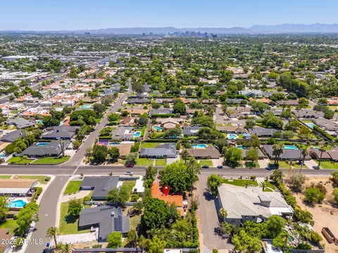 View/Area - 346 E Orangewood Ave, Phoenix, AZ 85020 photo 5 of 8