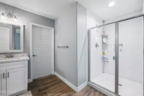 Bath - 8045 N 7th Ave, Phoenix, AZ 85021 photo 3 of 6
