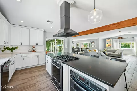 Kitchen - 8045 N 7th Ave, Phoenix, AZ 85021 photo 1 of 2