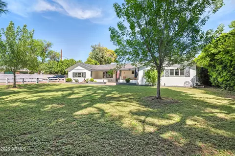 Exterior - 8045 N 7th Ave, Phoenix, AZ 85021 photo 4 of 12