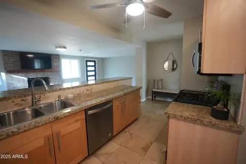 Kitchen - 3526 E Piccadilly Rd, Phoenix, AZ 85018 photo 2 of 4