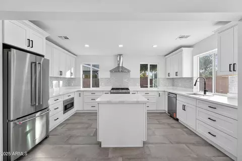 Kitchen - 3241 N 27th Pl, Phoenix, AZ 85016 photo 1 of 4