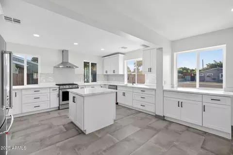 Kitchen - 3241 N 27th Pl, Phoenix, AZ 85016 photo 4 of 4