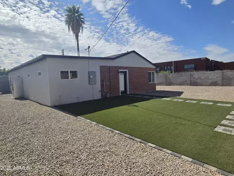 Exterior - 3241 N 27th Pl, Phoenix, AZ 85016 photo 2 of 3