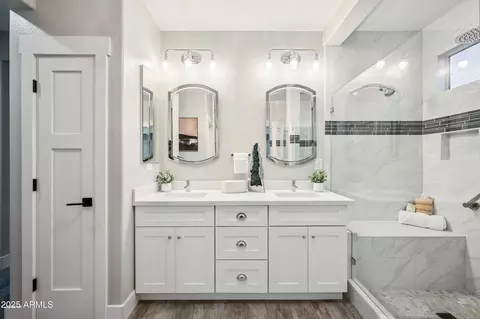 Bath - 4623 E Waterman St, Gilbert, AZ 85297 photo 1 of 4