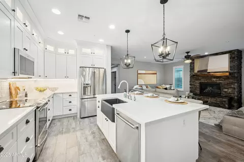 Kitchen - 4623 E Waterman St, Gilbert, AZ 85297 photo 2 of 2