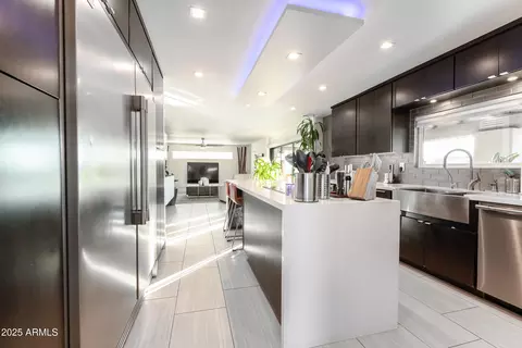 Kitchen - 1136 E Forest Hills Dr, Phoenix, AZ 85022 photo 4 of 5