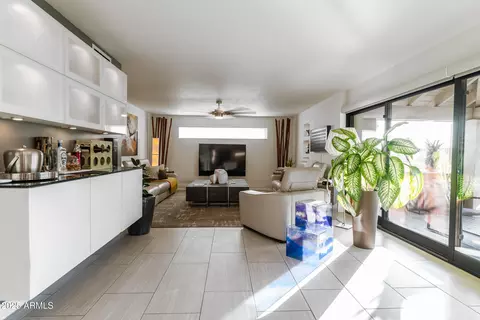 Living - 1136 E Forest Hills Dr, Phoenix, AZ 85022 photo 4 of 6