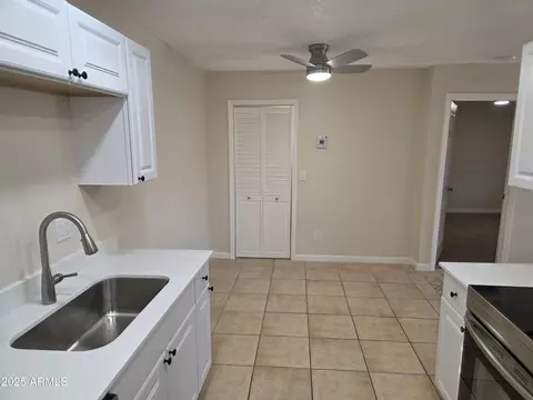 Kitchen - 3511 E Baseline Rd #1117, Phoenix, AZ 85042 photo 2 of 3