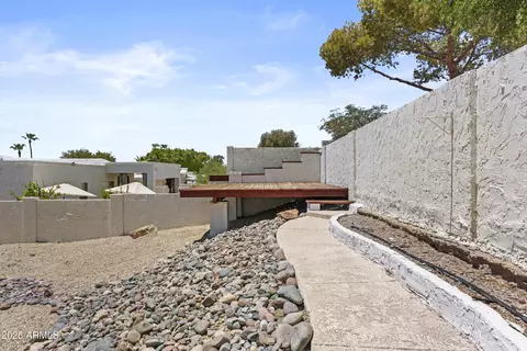 Exterior - 1230 E Rowlands Ln, Phoenix, AZ 85022 photo 6 of 7