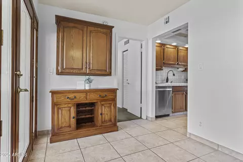 Entry Way - 1230 E Rowlands Ln, Phoenix, AZ 85022 photo 2 of 4
