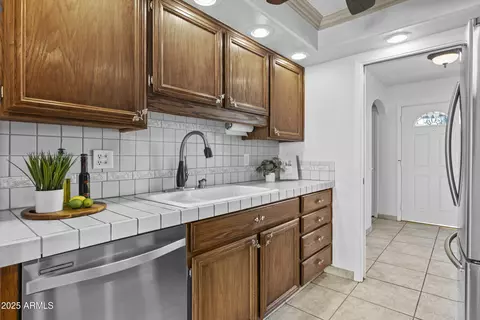 Kitchen - 1230 E Rowlands Ln, Phoenix, AZ 85022 photo 2 of 3