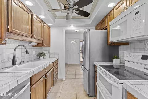 Kitchen - 1230 E Rowlands Ln, Phoenix, AZ 85022 photo 1 of 3