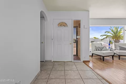 Entry Way - 1230 E Rowlands Ln, Phoenix, AZ 85022 photo 1 of 4
