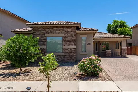 16489 W Tether Trl, Surprise, AZ 85387