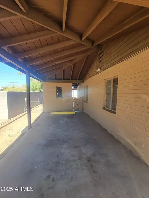 Exterior - 4242 N 11th Pl, Phoenix, AZ 85014 photo 1 of 2