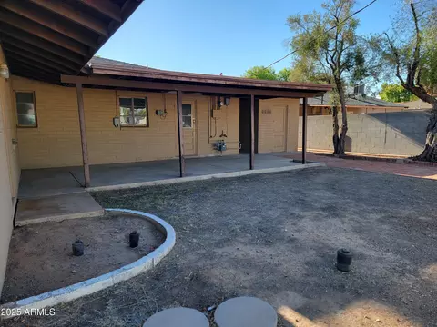 Exterior - 4242 N 11th Pl, Phoenix, AZ 85014 photo 2 of 2
