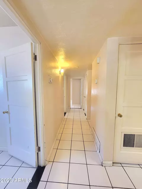 Entry Way - 4242 N 11th Pl, Phoenix, AZ 85014 photo 1 of 1