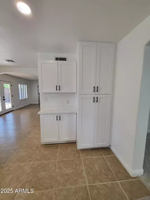 Kitchen - 843 W Devon Dr, Gilbert, AZ 85233 photo 3 of 8