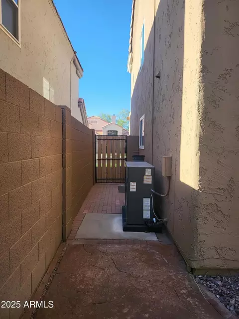 Exterior - 843 W Devon Dr, Gilbert, AZ 85233 photo 4 of 7
