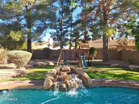 Exterior - 843 W Devon Dr, Gilbert, AZ 85233 photo 5 of 7