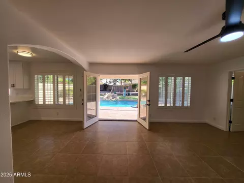 Living - 843 W Devon Dr, Gilbert, AZ 85233 photo 1 of 8
