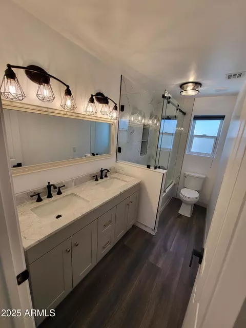 Bath - 843 W Devon Dr, Gilbert, AZ 85233 photo 5 of 7