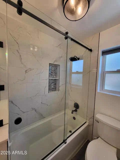Bath - 843 W Devon Dr, Gilbert, AZ 85233 photo 6 of 7