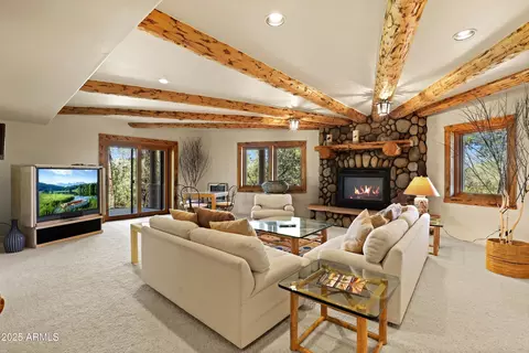 Living - 2912 E Chuparosa Cir, Payson, AZ 85541 photo 6 of 7