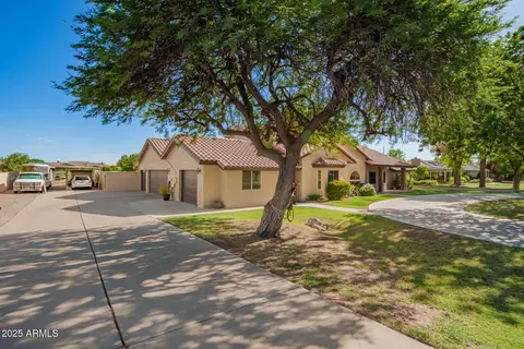 2129 E Page Ave, Gilbert, AZ 85234 photo 2