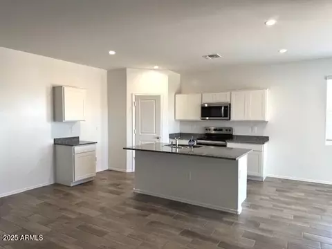 1444 W Hess Ave, Coolidge, AZ 85128 photo 4
