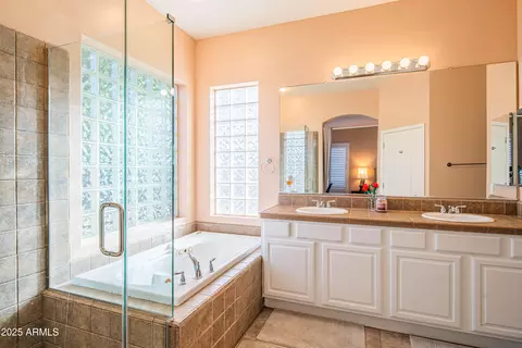 Bath - 6519 S Forest Ct, Gilbert, AZ 85298 photo 1 of 4